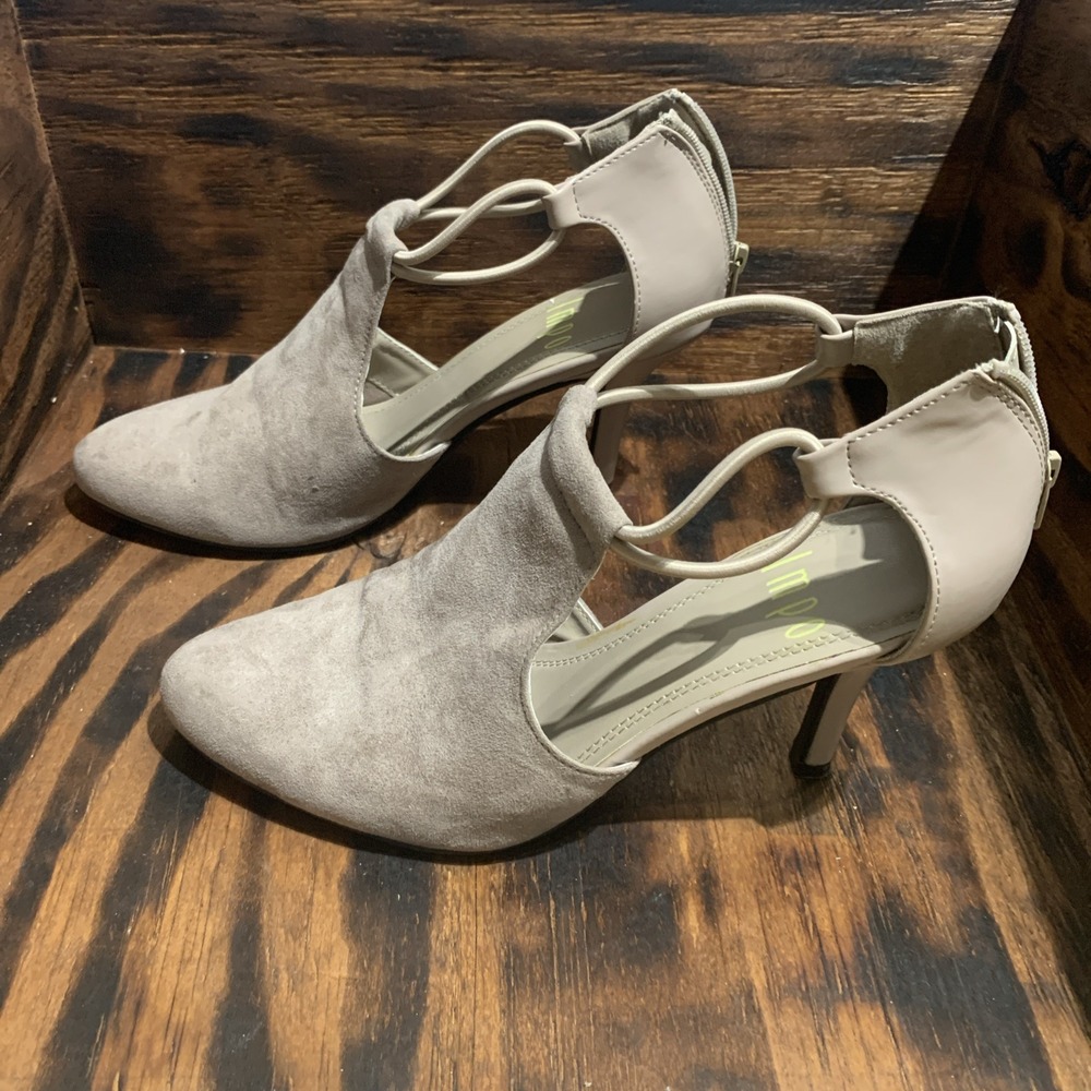Impo Women's Beige Faux Suede Heels US 7M elastic sides